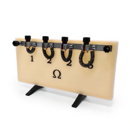 Набор резисторов на панели (магазин сопротивлений)